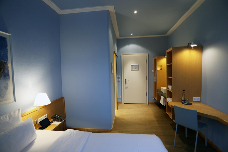 Bedroom 12