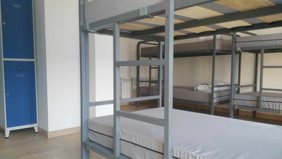 Bedroom 2, Albergue de Benabarre, Huesca