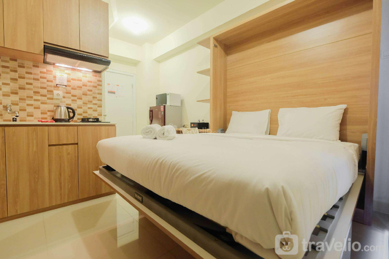 Bedroom, Modern Studio Apt 26th Green Pramuka by Travelio, Central Jakarta