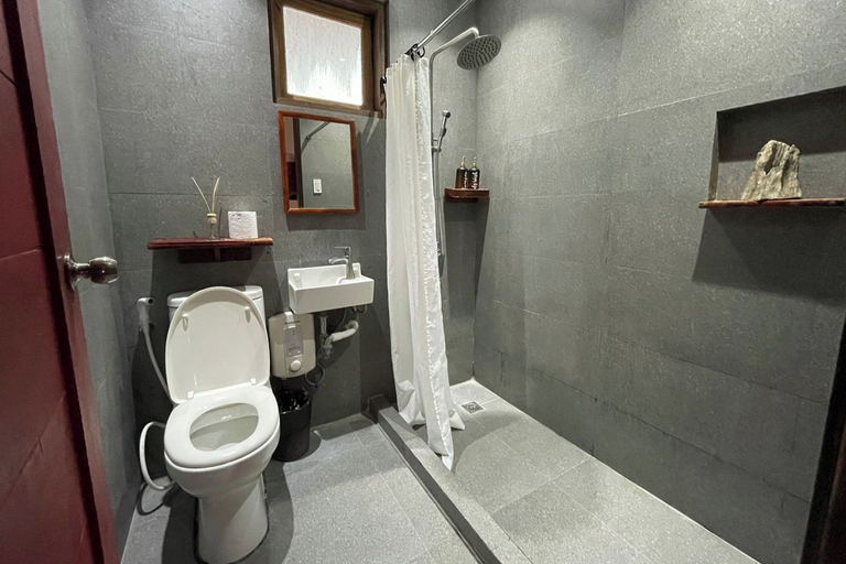 Bathroom 4, Sirom Beach House, Dasol