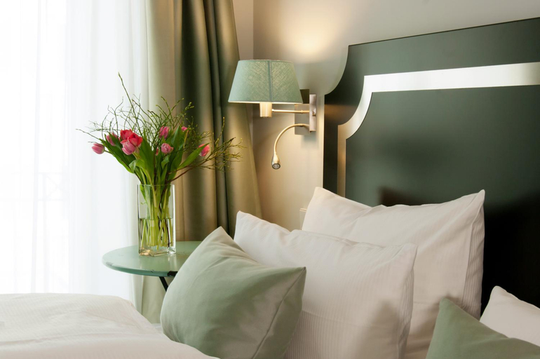 Bedroom 3, Hotel im Hof, München