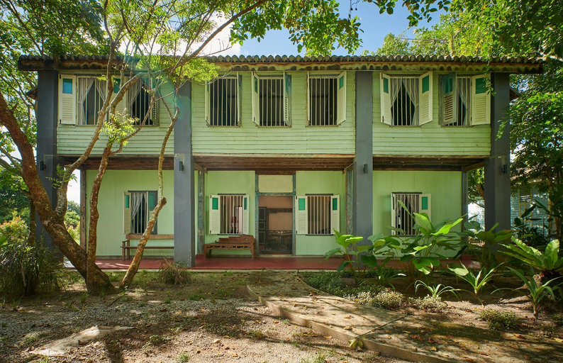 Exterior 22