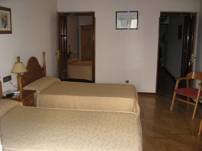 Bedroom 2, Hostal Maria Cristina, Madrid