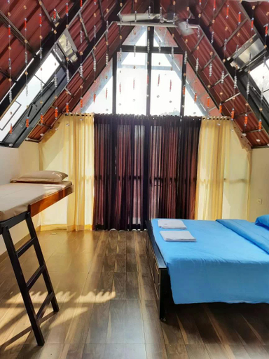 Bedroom 2, Farmstay in ചില്ലുകൂടാരം at Les Domki et al., Idukki