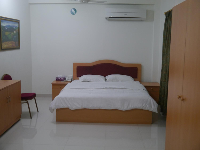 Bedroom 2, Plaza Hotel, Muscat
