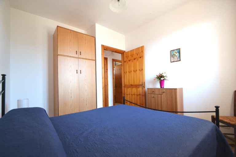 Bedroom 2, Air-conditioned Yoko holiday home for 5 guests, Lecce