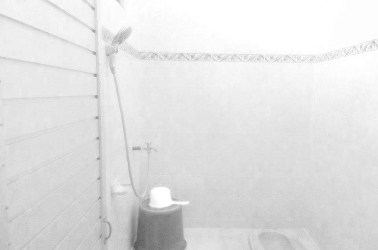 Bathroom 5, Hotel Diana 1, Denpasar