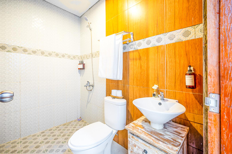 Bathroom, Pantai GuestHouse Canggu, Badung