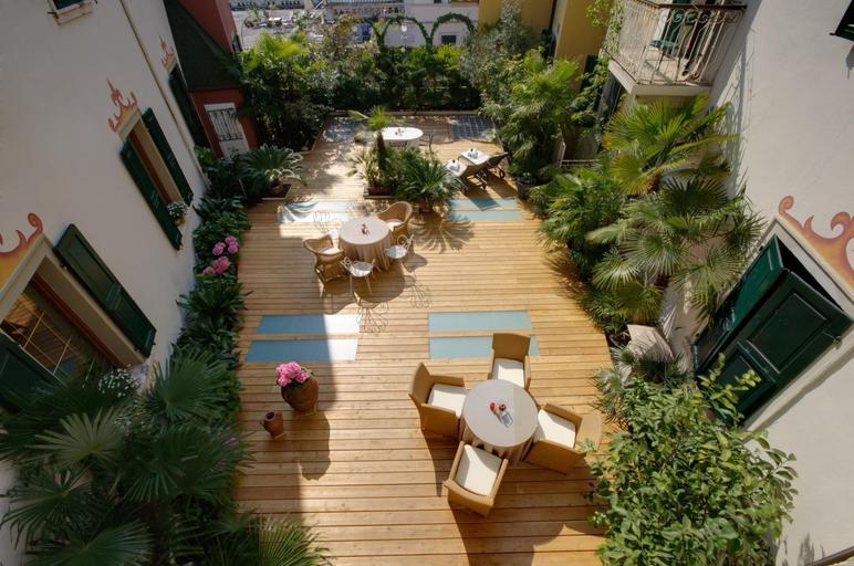Balcony/terrace 5, Sembenini Palace, Trento