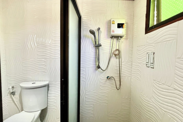 Bathroom 4, Songsak Phayao, Muang Phayao
