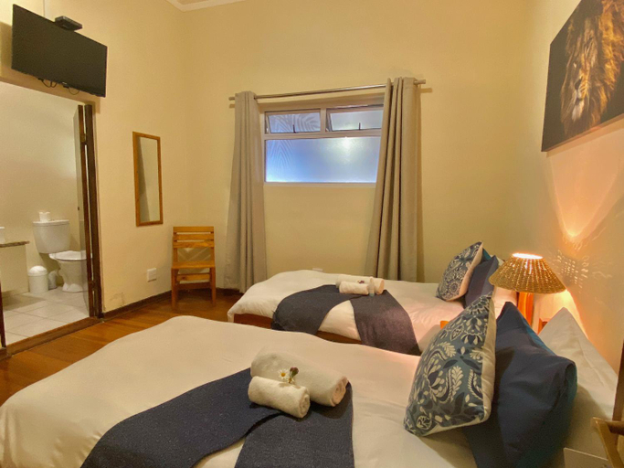 Bathroom 2, The Mole Guesthouse, Swakopmund