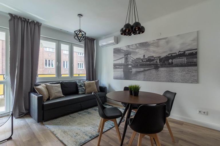 Others 5, Standard Apartment by Hi5 - Madach, Budapesti