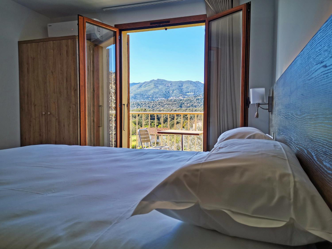 Bedroom 2, Ustaria, Corse-du-Sud