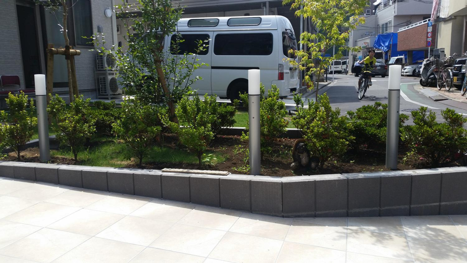 Exterior & Views 21