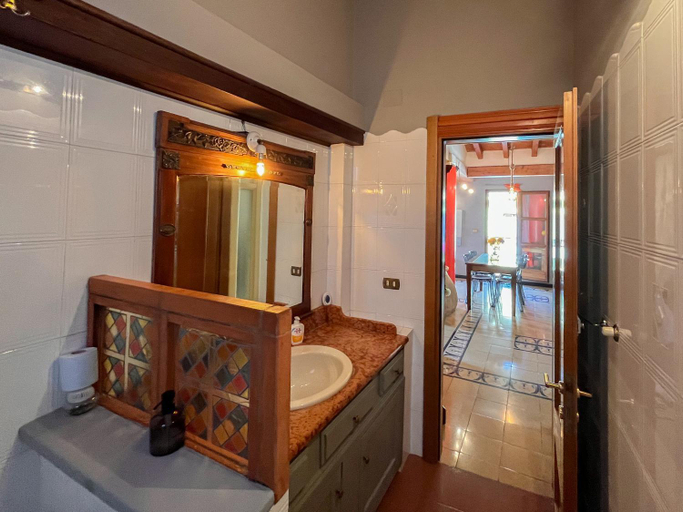 Bathroom 17
