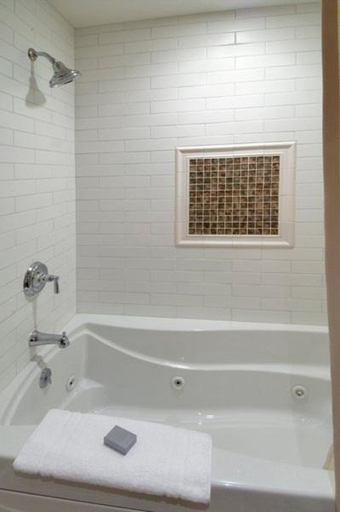 Bathroom 5, Clay Brook Hotel at Sugarbush, Washington