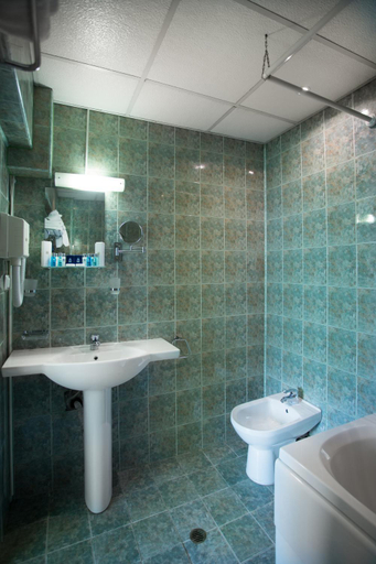 Bathroom 3, Hemus Hotel Sofia, Stolichna