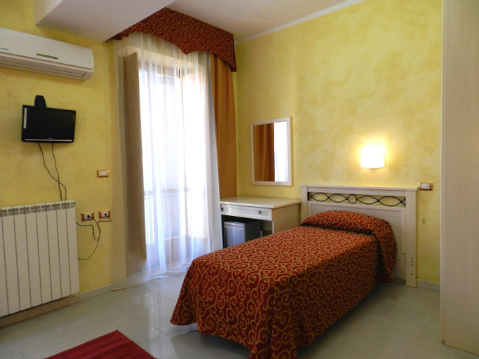 Bedroom 14