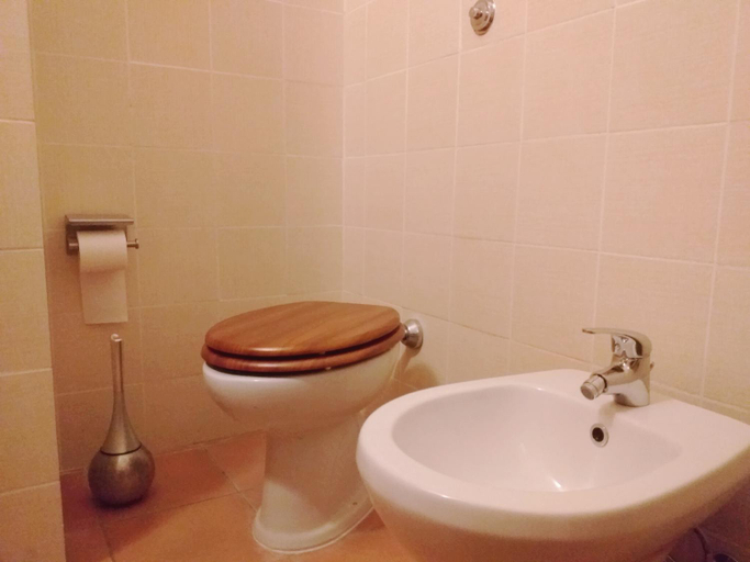 Bathroom 3, HOTEL B&B RESORT Fonte La Castellana, Macerata