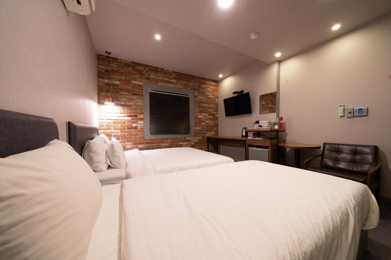 Bedroom 2, Yeonsan Number 25 Hotel, Yeonje