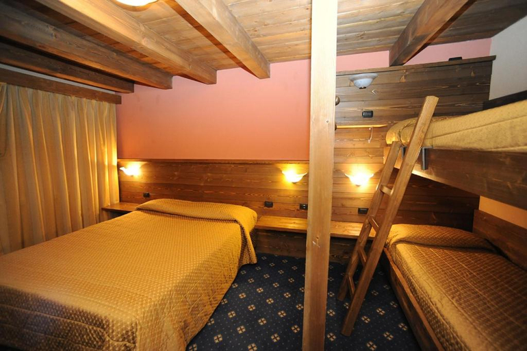 Others 2, Chalet Garden, Sondrio