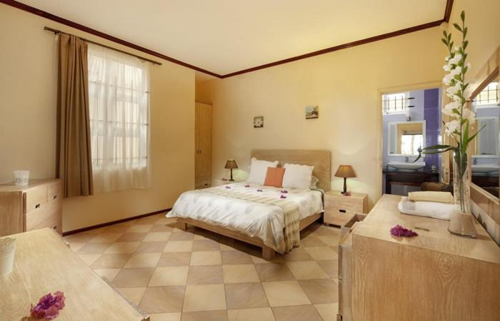 Bedroom, Talamba Blue