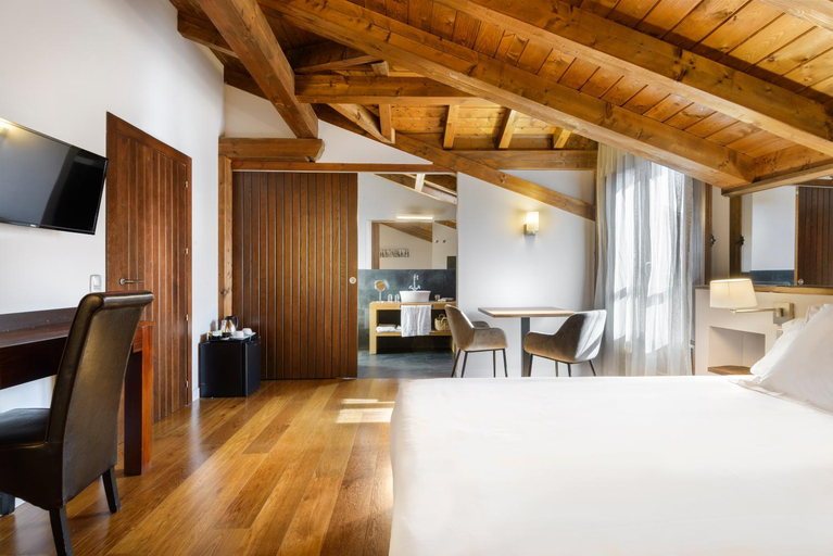 Bedroom, Rural Iribarnia, The Originals Relais, Navarra