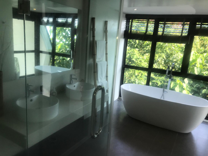 Bathroom 15