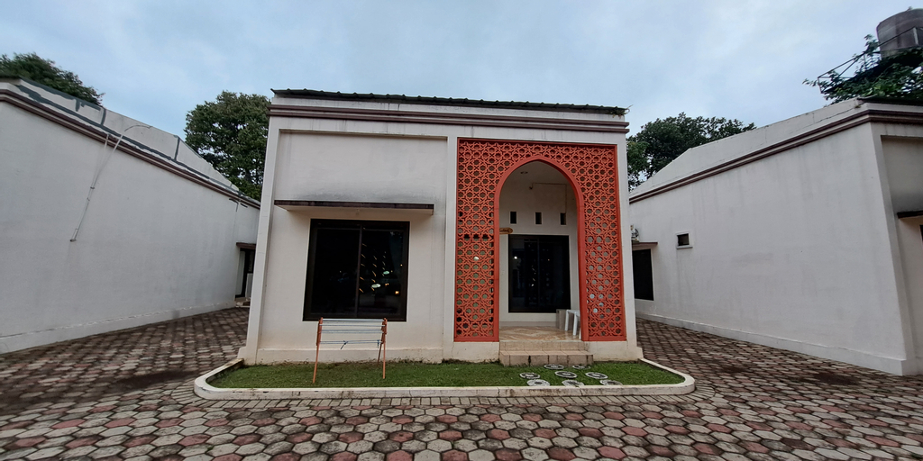 Exterior 5