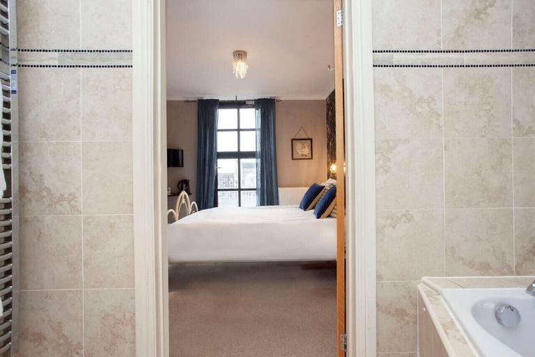 Bathroom 3, higgihaus 5 5 of 7 Rooms Monday - Friday, Cardiff