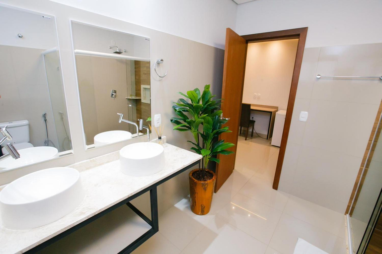 Bathroom 4, HOTEL CANCIONEIRO, Sinop