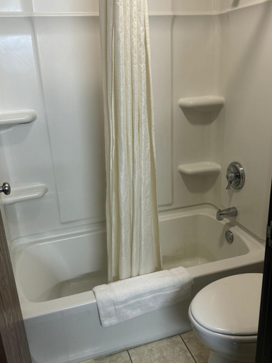 Bathroom 3, Econo Lodge, Lancaster
