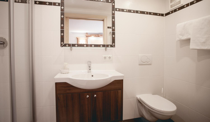Bathroom 2, Gasthof Schmalzerhof, Schwaz