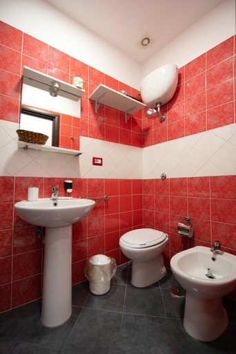 Bathroom 3, Napoli 2 Affittacamere, Napoli