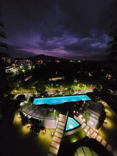 Center 1-Bed with Gym, BBQ and Stunning Views, Canberra