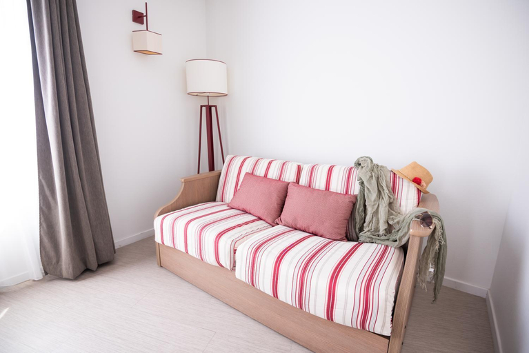 Bedroom 2, Zenitude Hotel-Residences Narbonne Centre, Aude