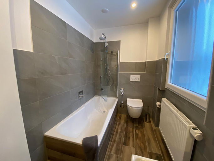 Bathroom 4
