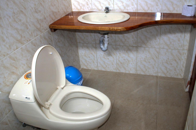 Bathroom 4, Cielo Azul Galapagos Hotel, Isabela