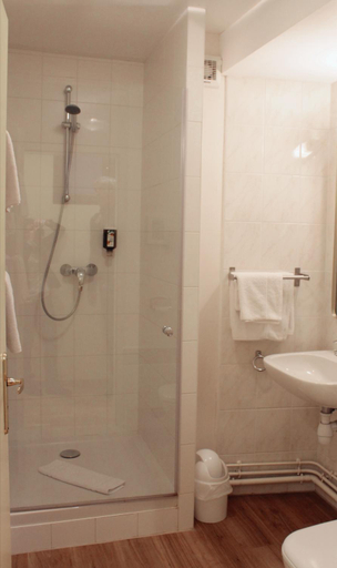 Bathroom 4, Le Gouverneur Hotel, Bas-Rhin