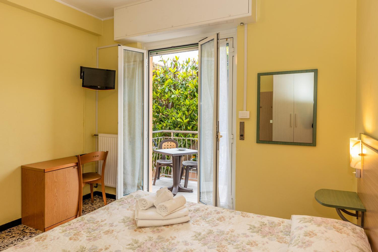 Bedroom 3, Villa Adriana, Savona