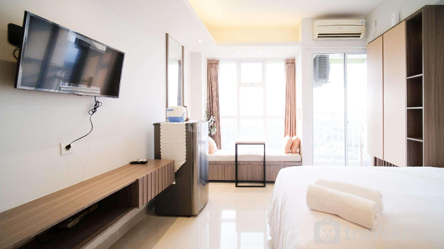 Homey Studio at Taman Melati Surabaya By Travelio, Surabaya