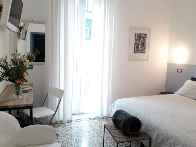 CAMERA GIGLIA, La Spezia