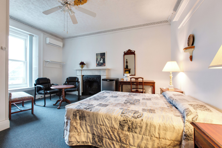 Bedroom 2, Hotel Le Cavalier - M11, Communauté-Urbaine-de-Québec
