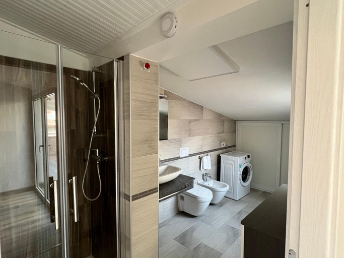 Bathroom 4