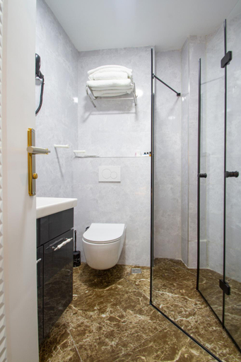 Bathroom 5, Turna Hotel, Fatih