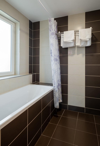 Bathroom 4, Hotel Margaréta, Balatonfüred