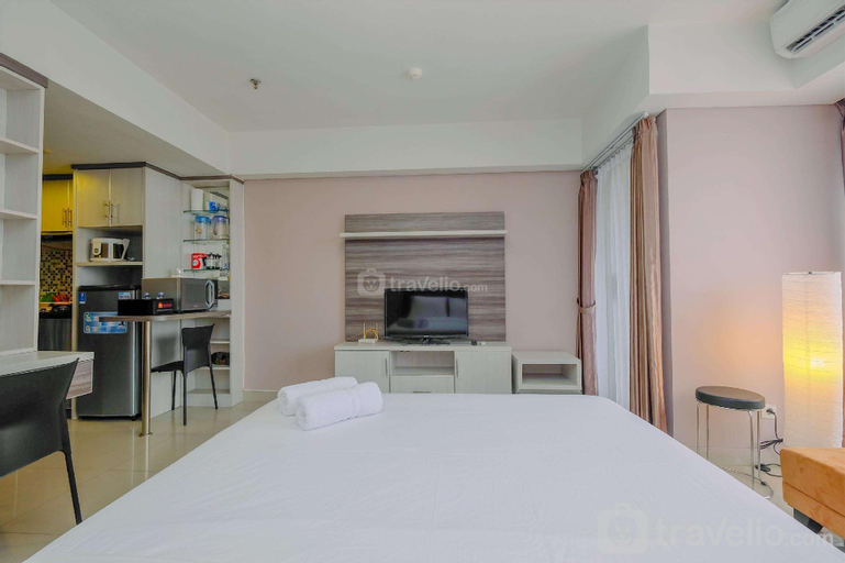 Bedroom, Fully Furnished Studio Apt H Residence By Travelio, East Jakarta