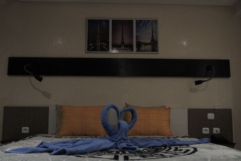 Bedroom 3, Le Parisien Tunis, Bab Bhar