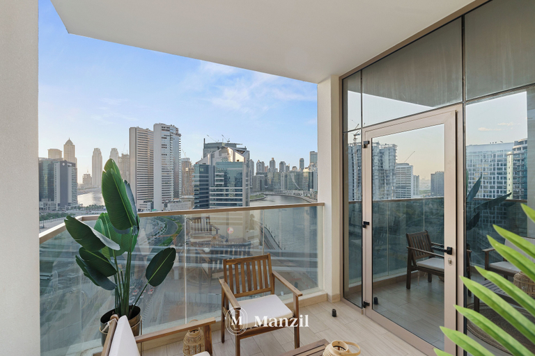 Others 4, 2BR w Canal & Burj View Near Dubai Mall, Dubai