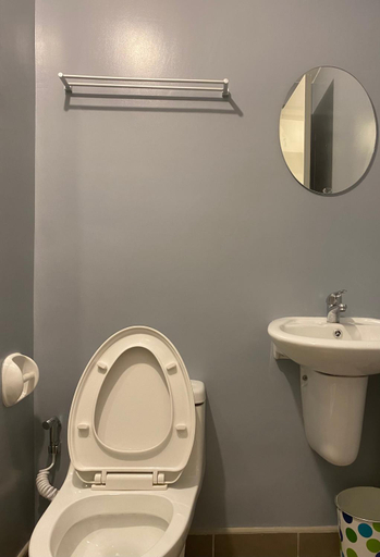 Bathroom 4, Nordic Bleu Staycation at Ayala Serin, Tagaytay City